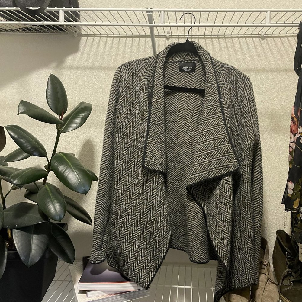 ZARA Knit / Cardigan / Olive & Tan / Medium